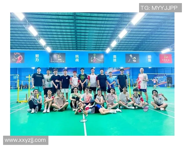 成都羽毛球队与上海羽毛球队赛后复盘分析团队协作的成功与不足之处